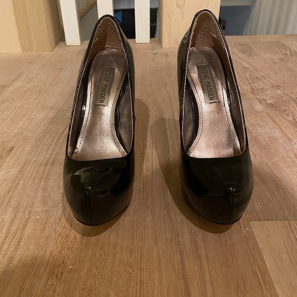 Steve Madden Black Platform High Heel - Picture 1 of 2